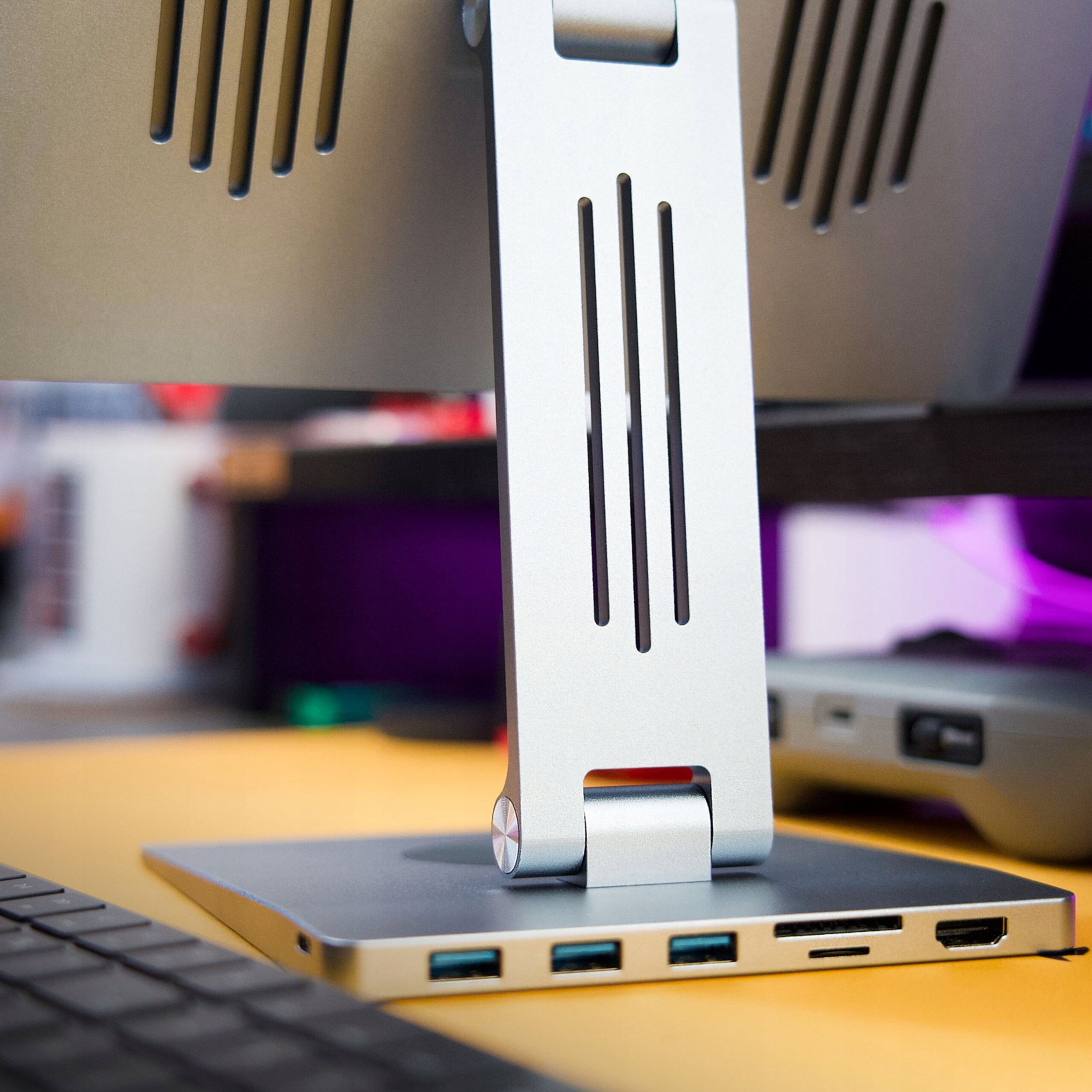 Qëndrim magnetik me hub YENKEE YSN 04 TASK, për iPad 11", USB C PD, HDMI, gri