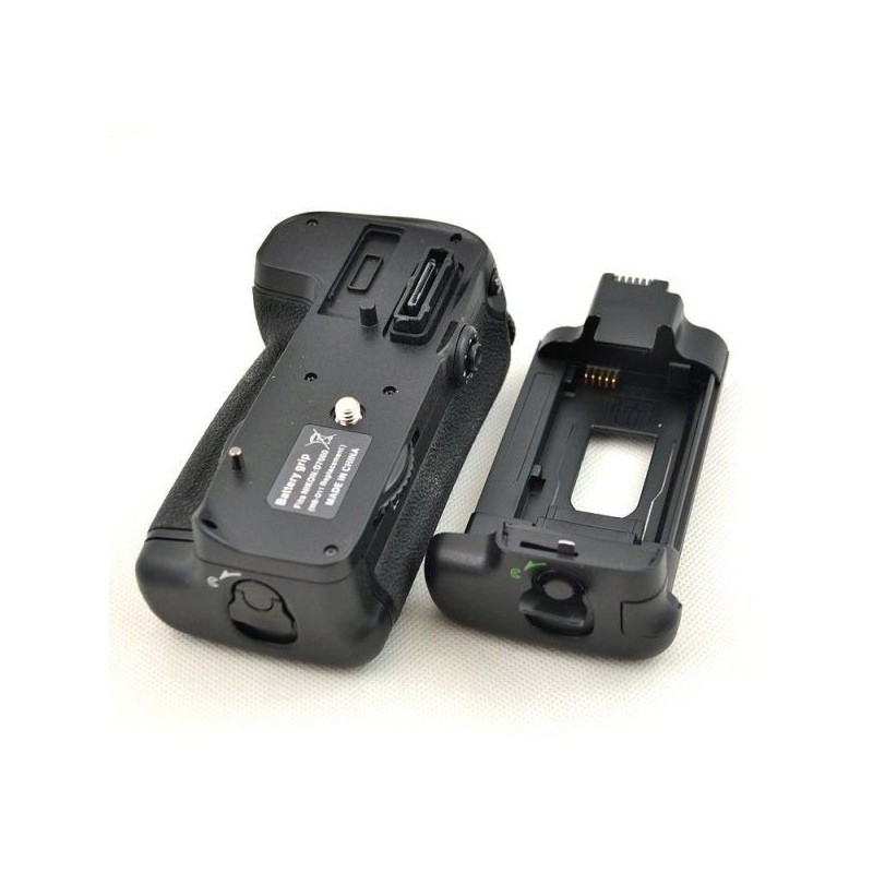Battery Grip (Nikon D7000)