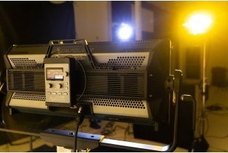 Panel LED studio Aputure Nova P600c, RGBWW, 2000K 10000K, i bardhë