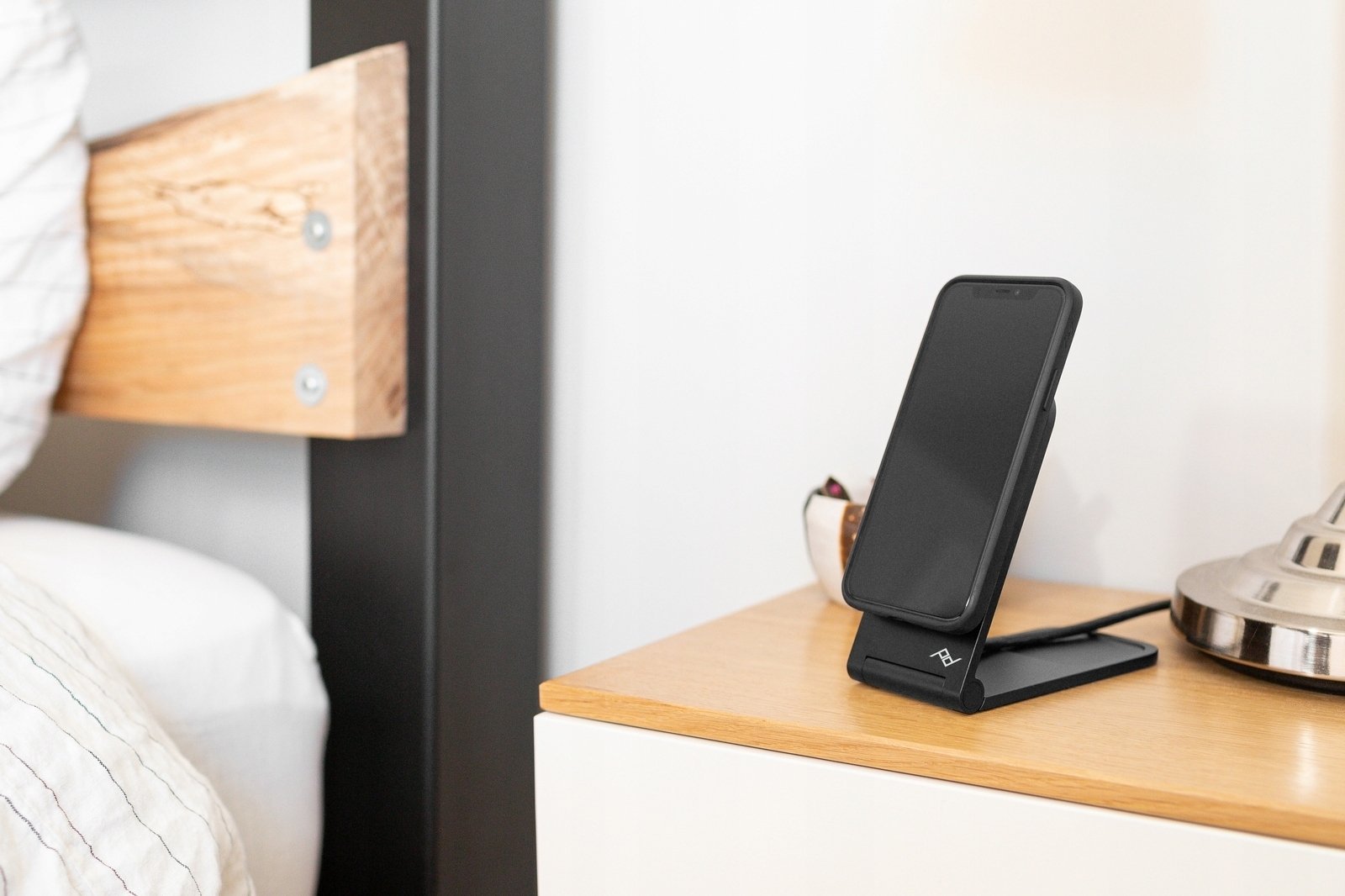 Karikues wireless Peak Design Mobile Wireless Charging Stand V2, magnetik SlimLink Qi2, i zi