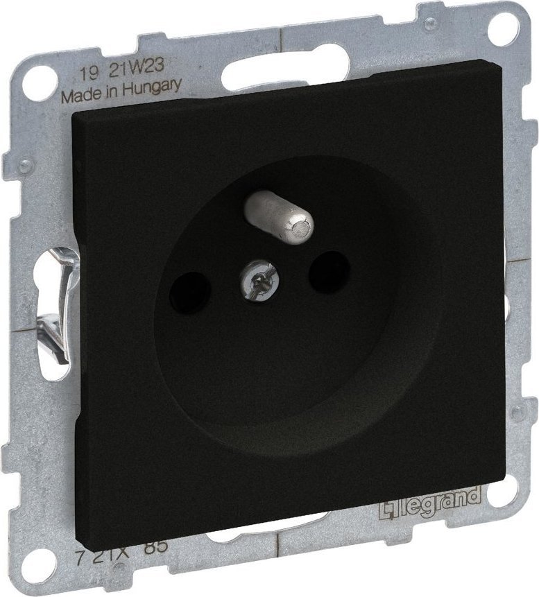 Prizë Legrand SUNO 2P+E, 16A, 250V, e zezë