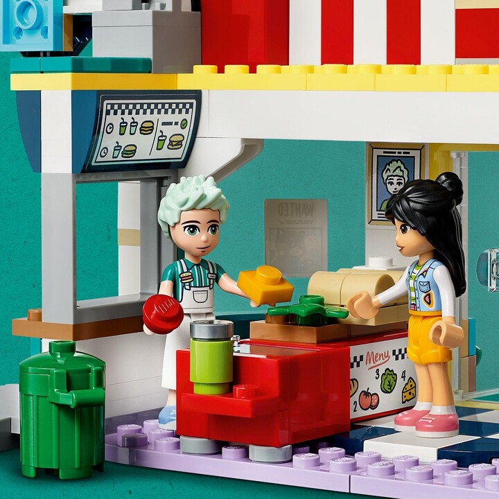 Set LEGO® Friends 41728 Bistro in the center of Heartlake town, 346 pjesë