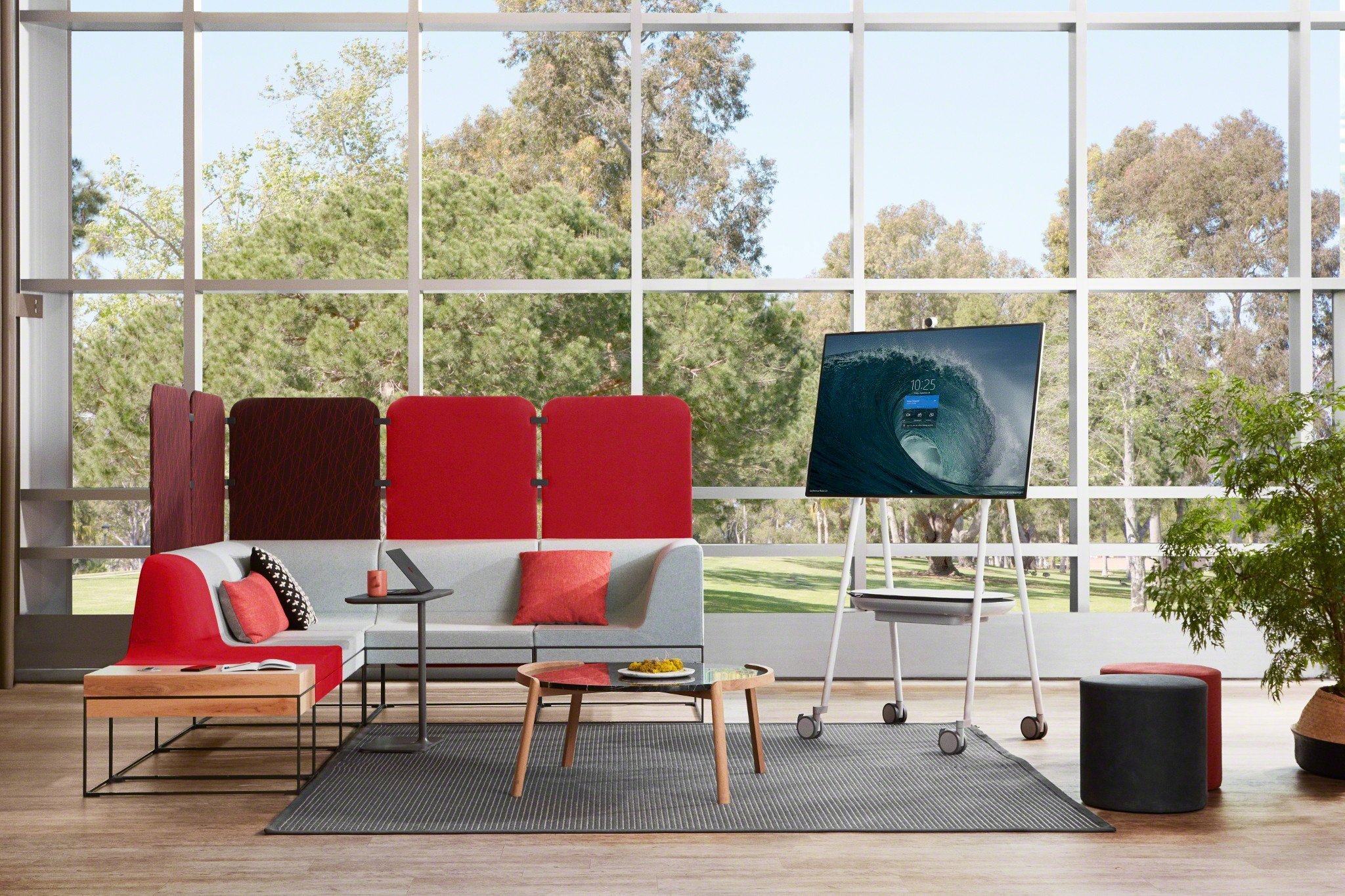 Bateri mobile APC Smart-UPS Charge për Microsoft Surface Hub 2, për UPS, e zezë