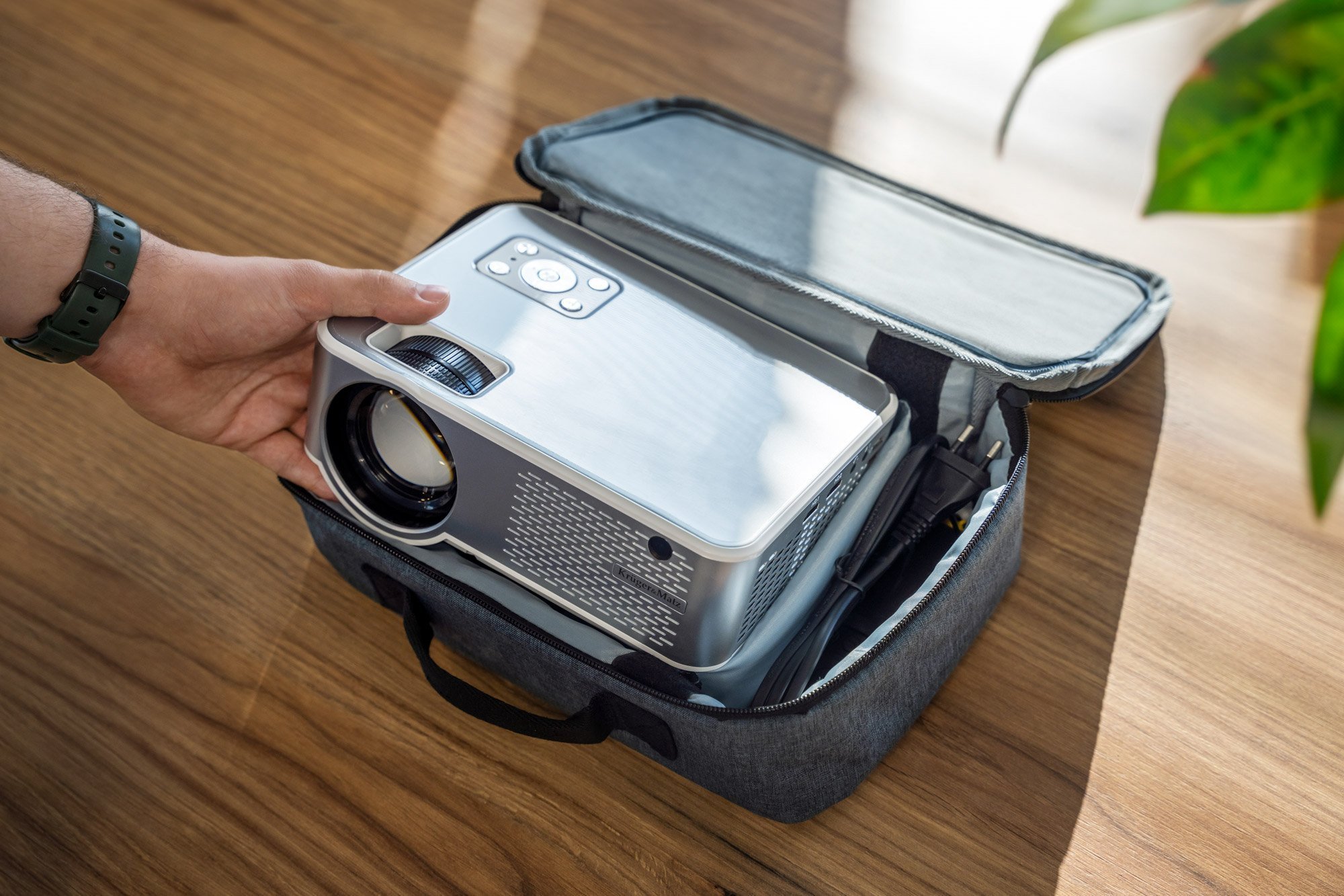 Заштитна торба за проектор Kruger&amp;Matz KM0372, за модели KM0370 KM0371, 31 x 20.5 x 9 cm, црна