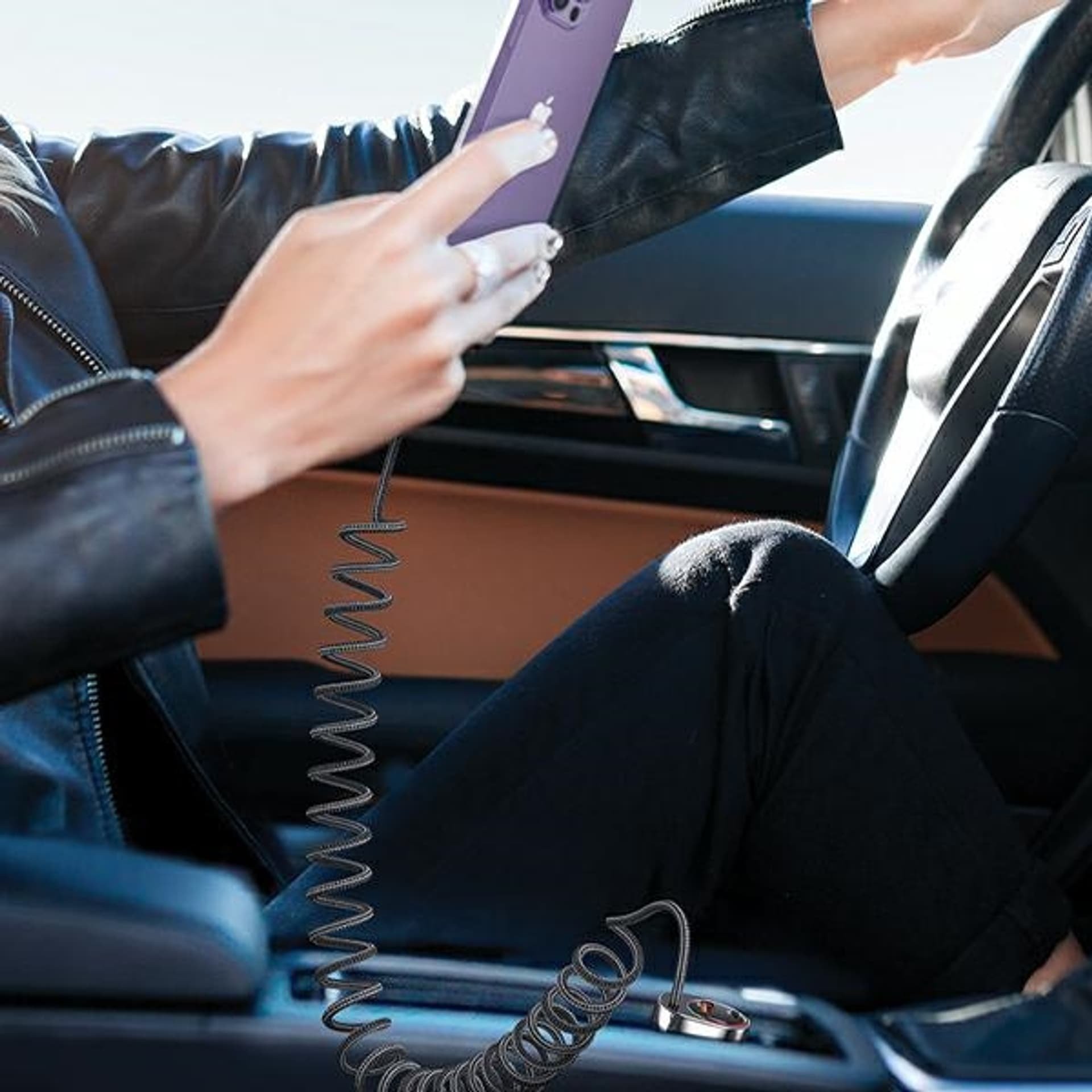 Karikues veture Usams C37, 60W, 1x USB 1x USB C, kabllo Lightning 30W PD QC, i zi