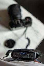 Power bank Newell PB-FZ100, me adapter baterie për Sony, i zi