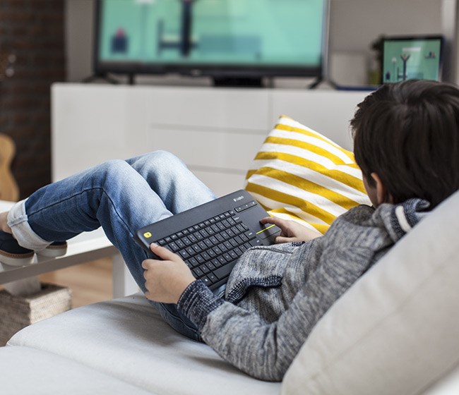 Тастатура со тачпад Logitech K400+, QWERTY, USB безжична, црна