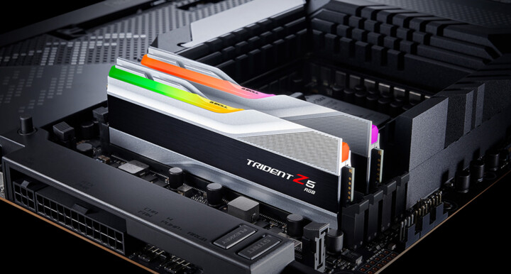 Module të memories G.Skill Trident Z5 RGB 64GB (2x32GB) DDR5 6400 CL32, të argjendta