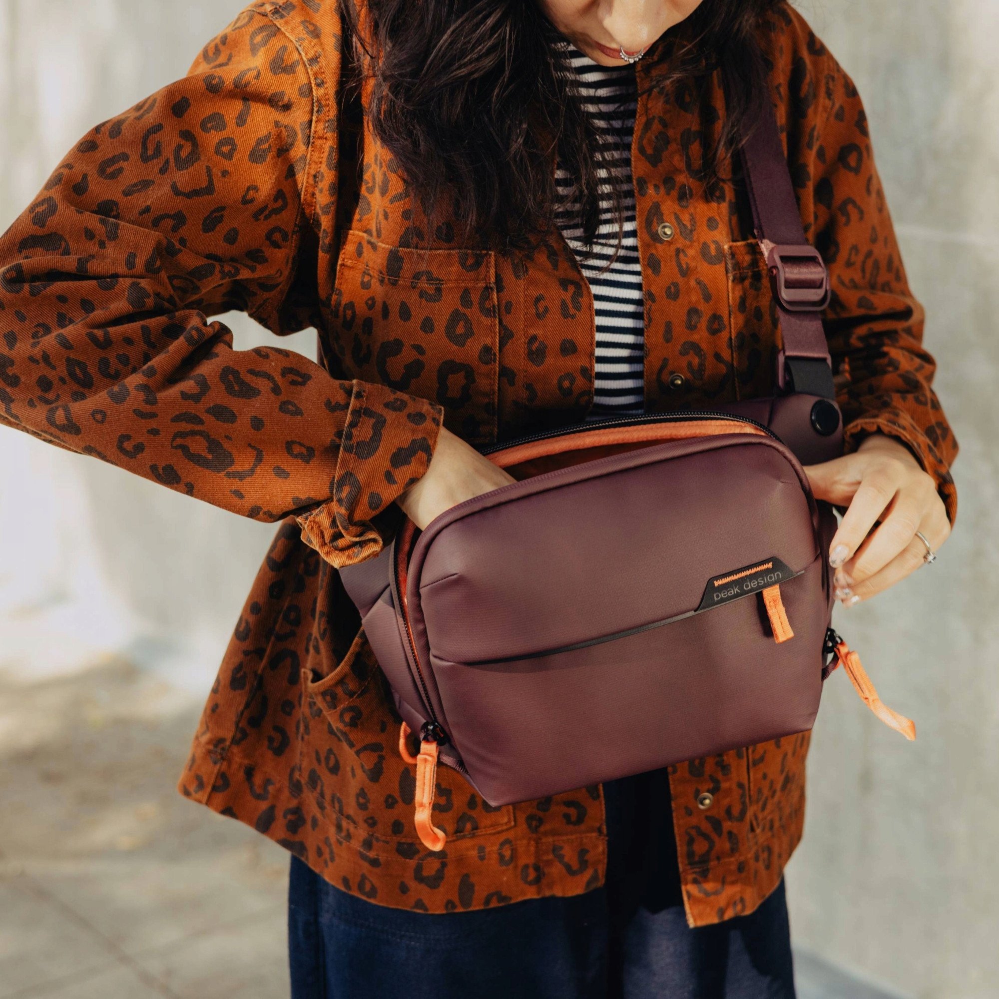 Çantë fotografike Peak Design Everyday Sling 3L, 3L, rezistente ndaj motit, gri Eclipse