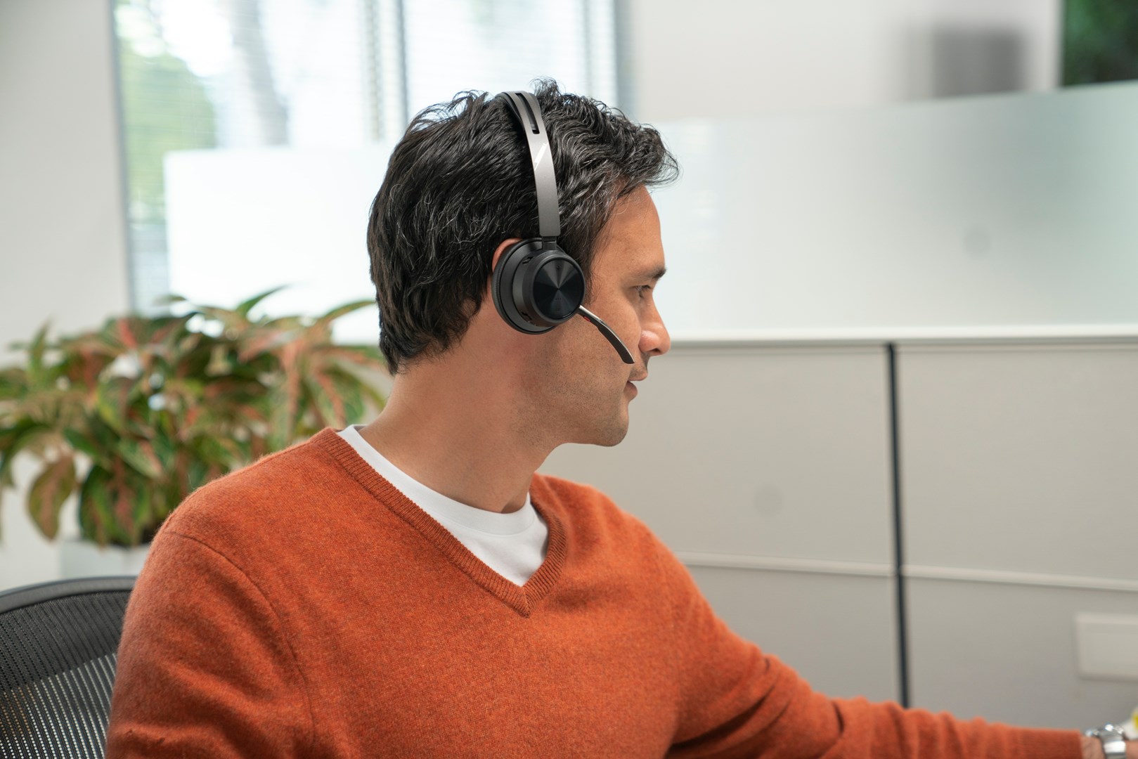 Kufje Poly Voyager Focus 2 UC, Stereo, Bluetooth, të zeza