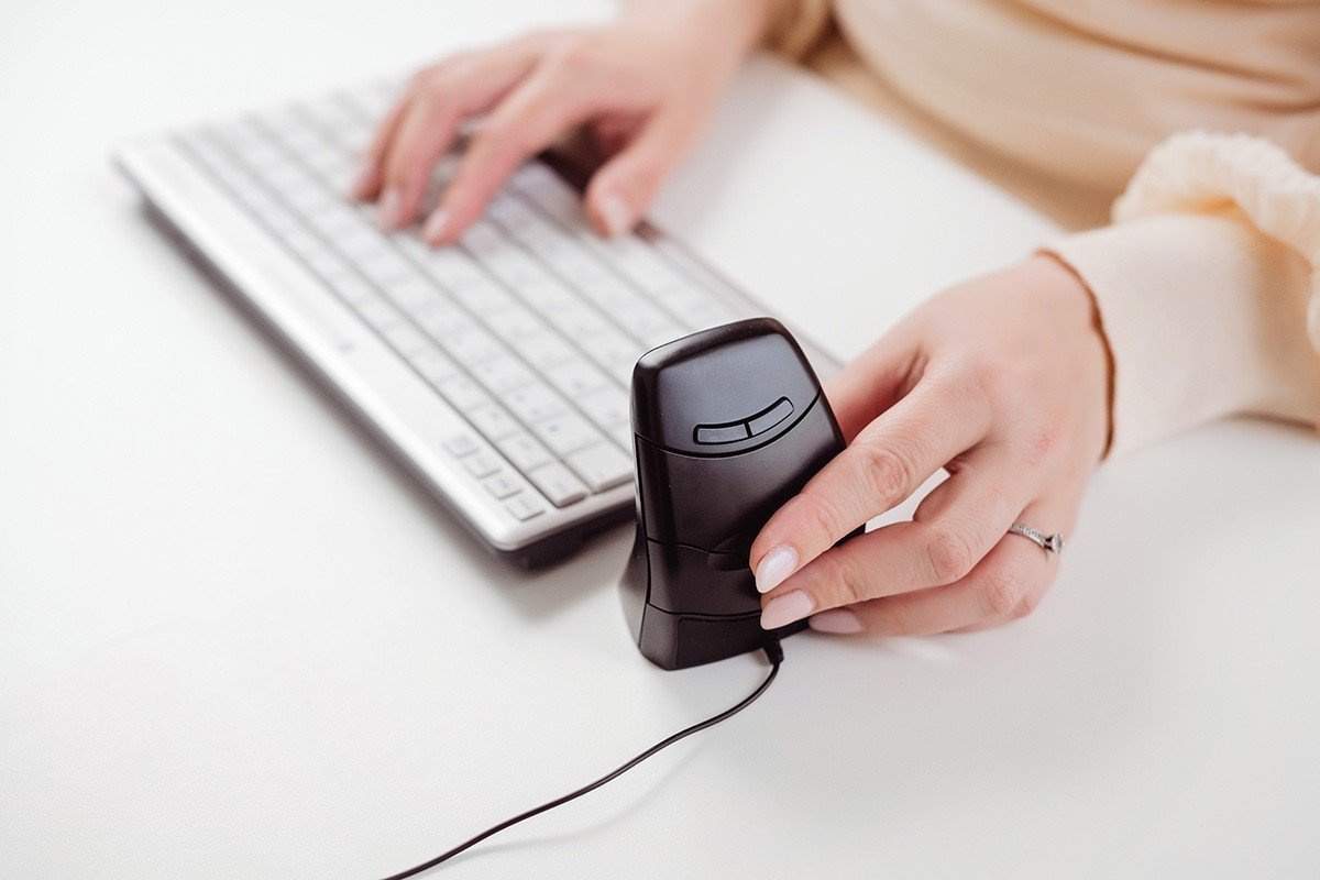 Maush vertikal Bakker Elkhuizen DXT 3 Precision, ergonomik, 7 butona, i zi