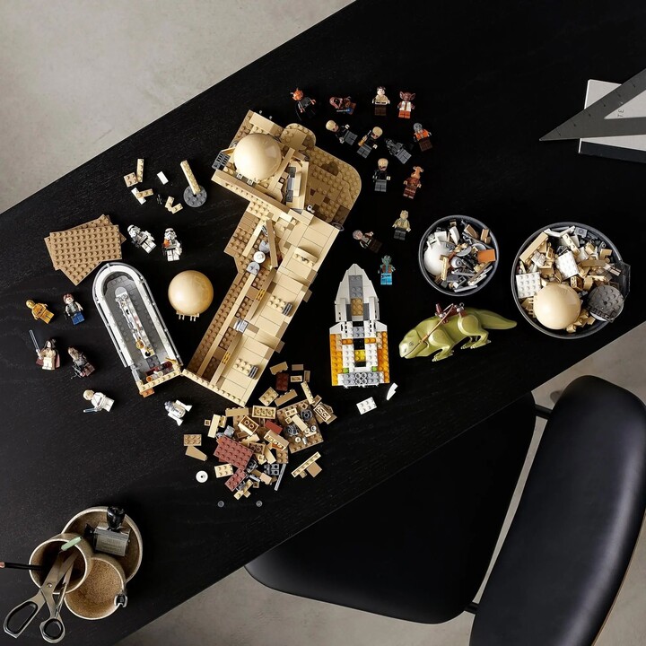 Set LEGO Star Wars™ 75290 Canteen Mos Eisley