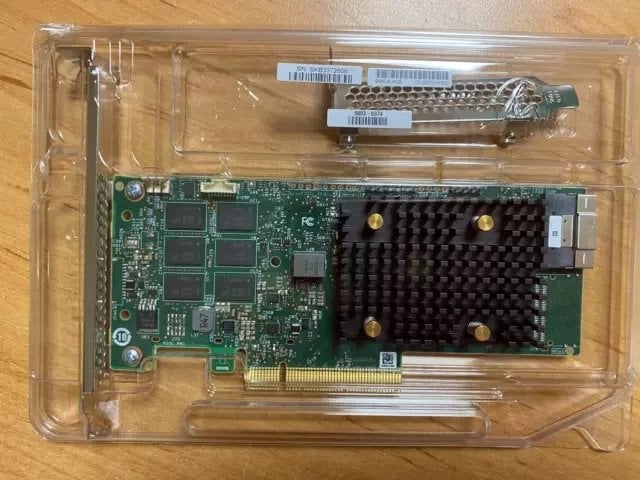 Kontroller storage Broadcom 9520-8i Kit 00 GA, PCIe 4.0, 16 porta, i zi
