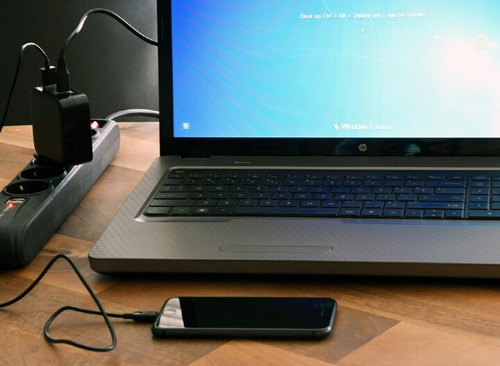 Karikues universal për laptop Gembird, USB-A, USB-C PD, 60W