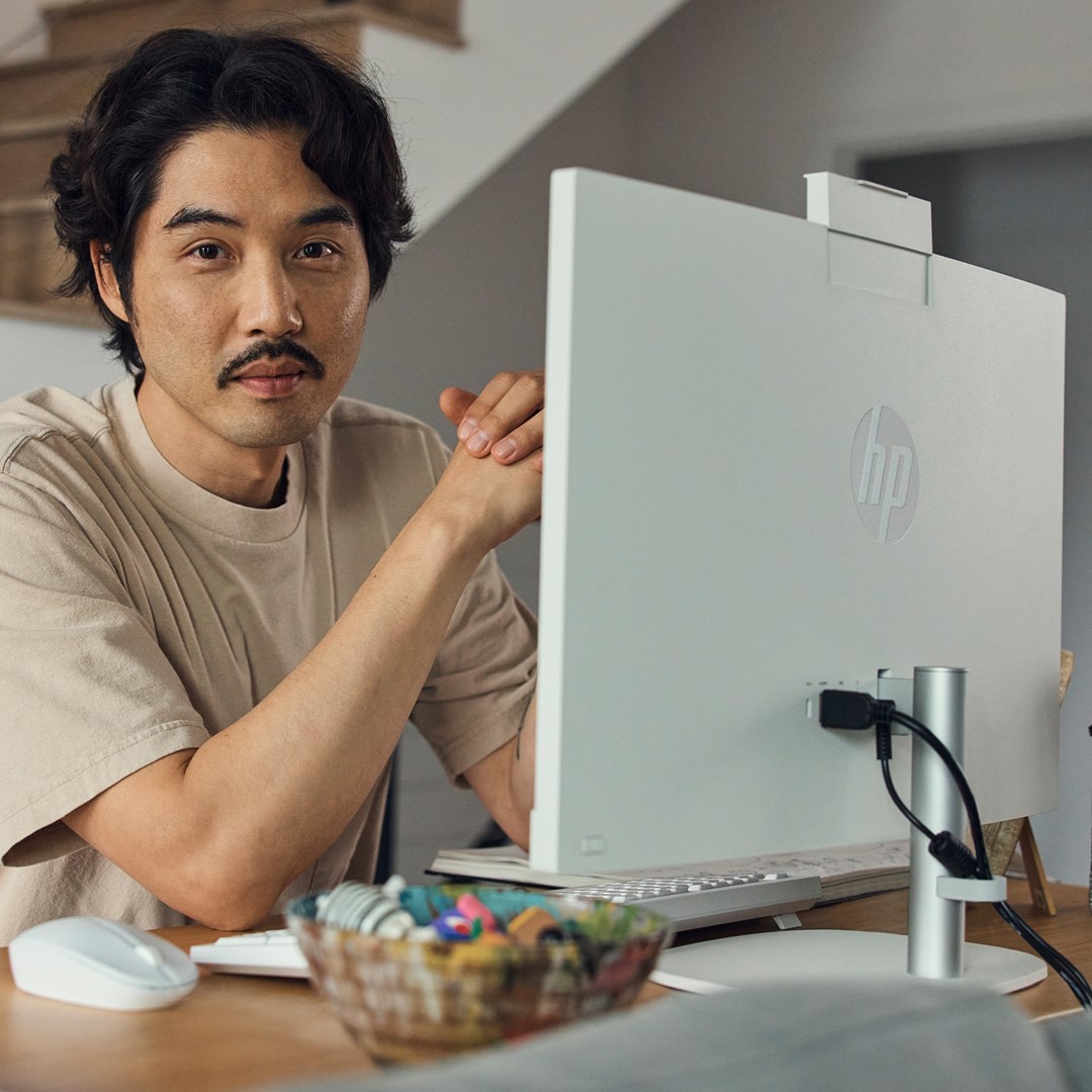 Kompjuter All-in-One HP 24-cr0011nw, i5-1335U, 23.8", 512GB SSD, i zi