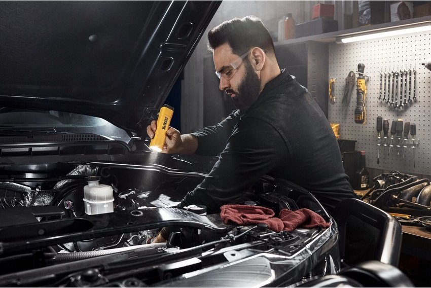 Elektrik dore DeWalt DCL183, 1200 lumen, USB C, i verdhë