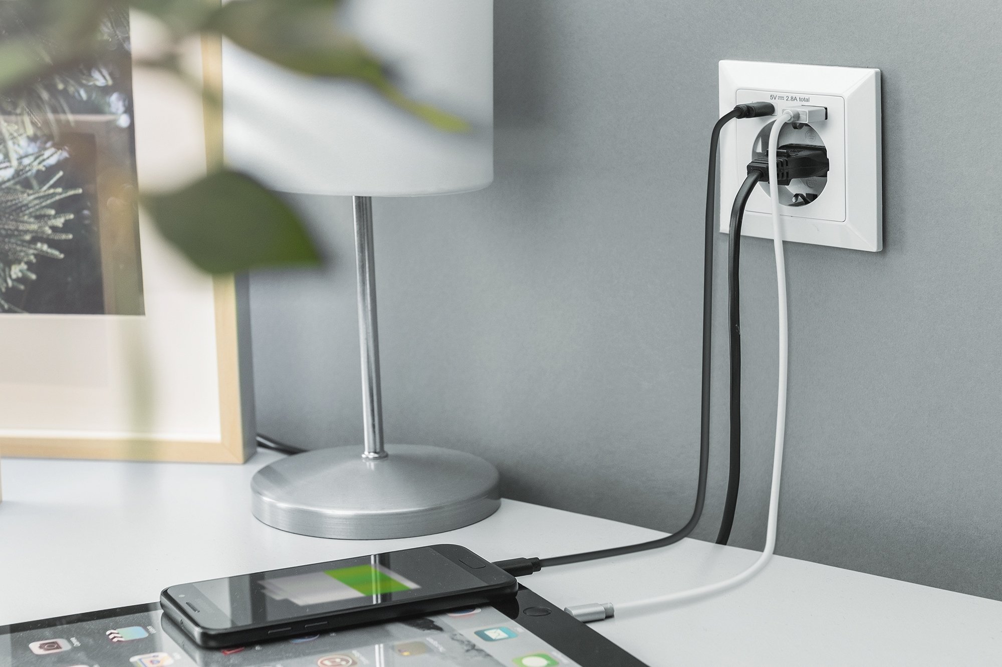 Ѕиден приклучок Digitus DA-70615, 1x Schuko, USB A и USB C, бел