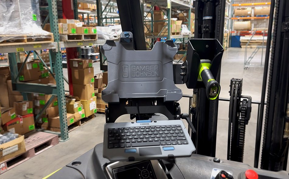 Stacion dokimi Gamber-Johnson 7160-1885-00, për Zebra ET6X, me dy porta USB dhe Serial, i zi