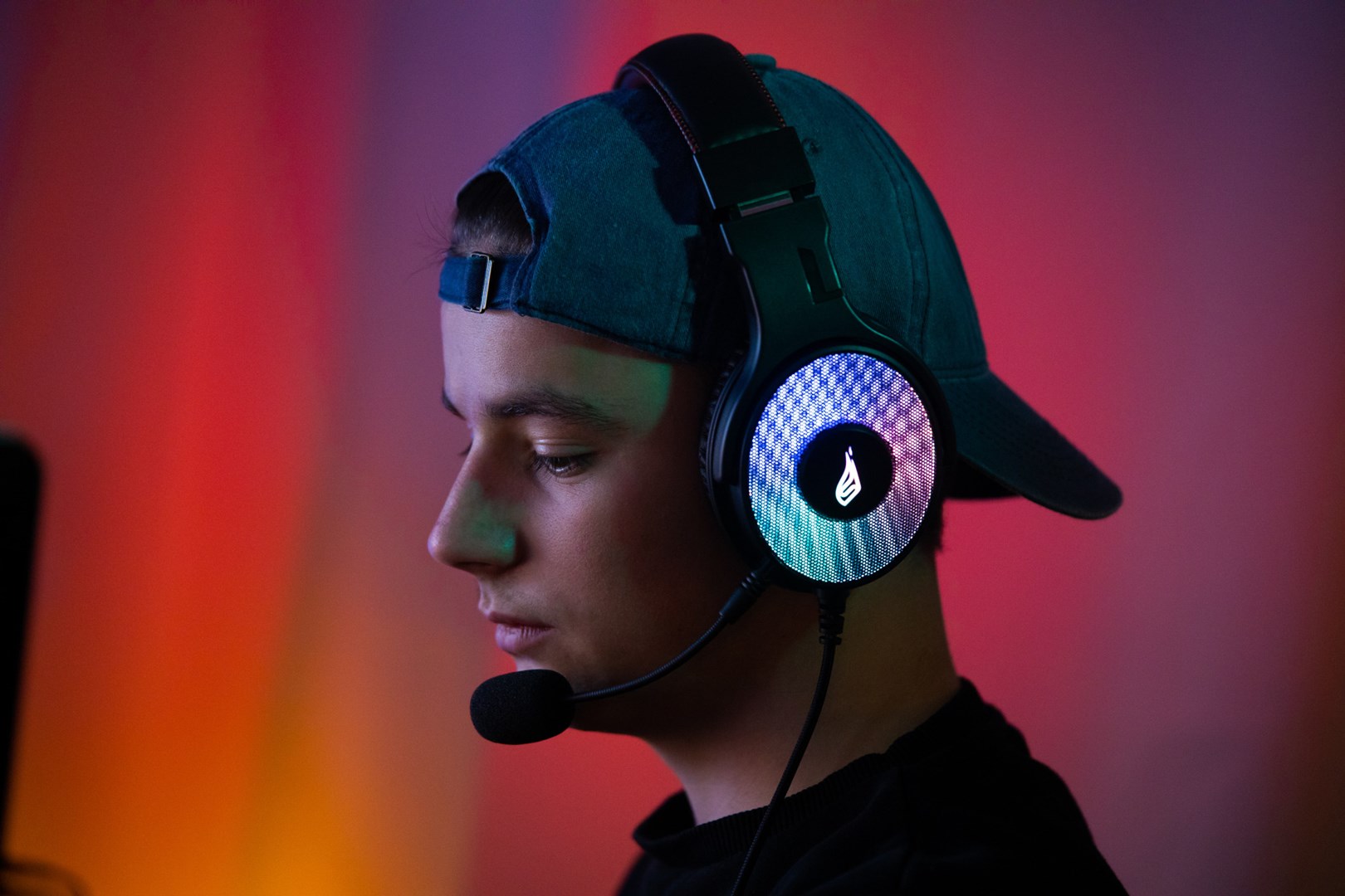 Kufje Harrier 7.1, RGB, USB, Gaming, të zeza