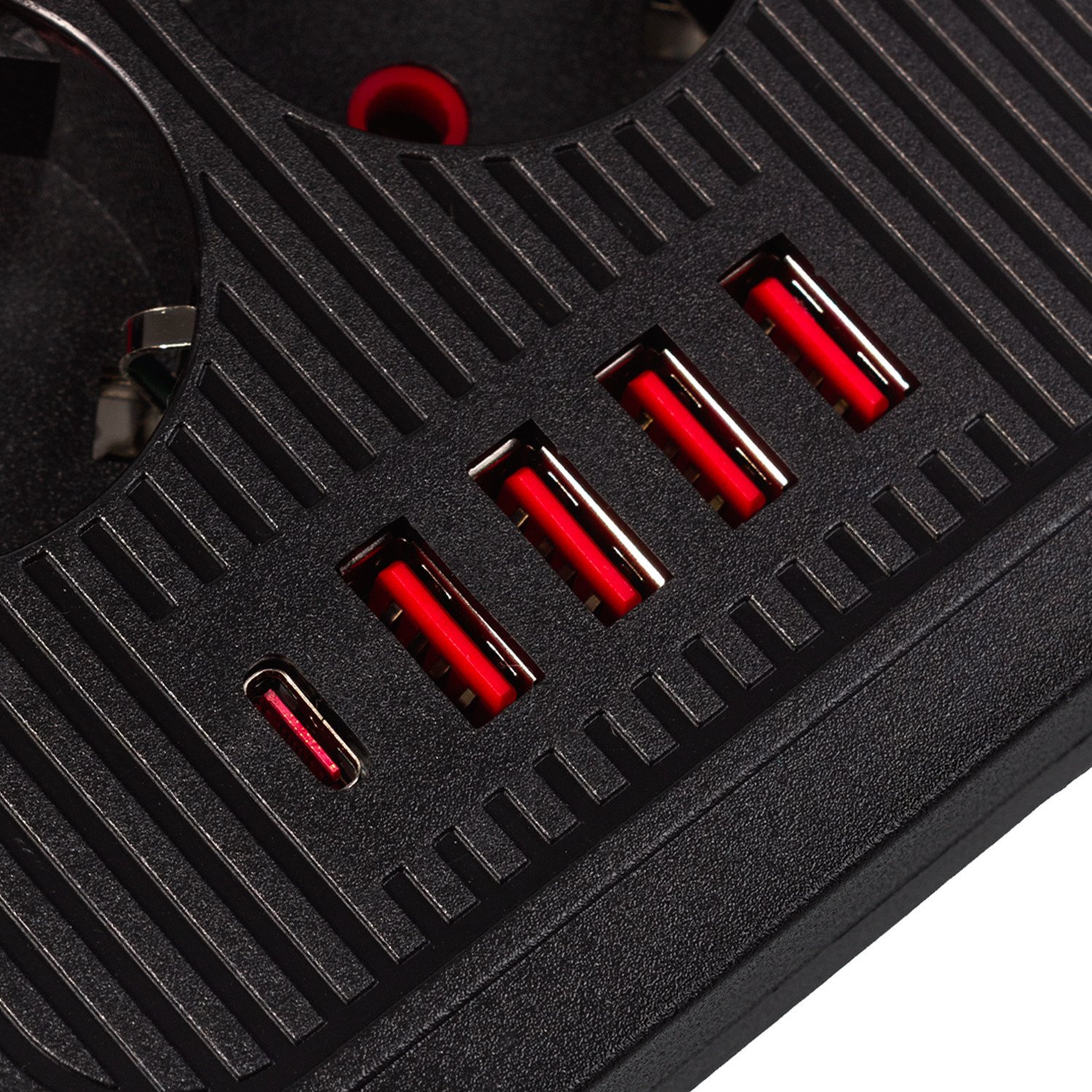 Продолжен приклучок Maclean, 6 приклучоци, 4x USB, 110-240V, бела