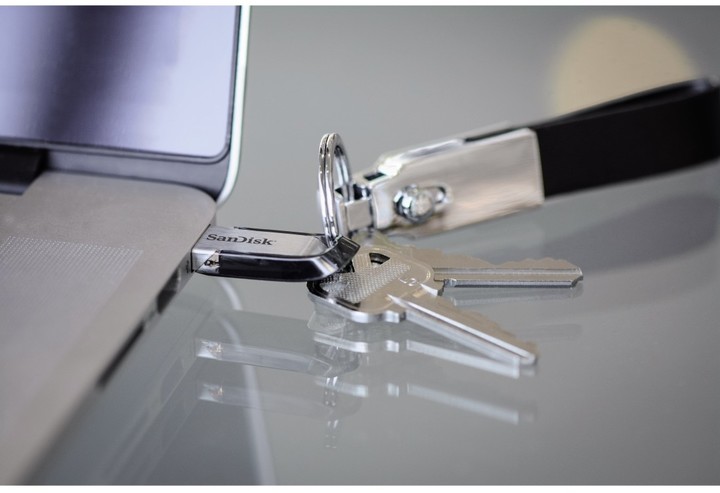 USB SanDisk Ultra Flair, 64GB