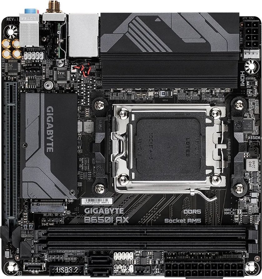 Матична плоча Gigabyte B650I AX, AMD B650, Socket AM5, 2 слота, Bluetooth, Wi-Fi 6, Mini ITX