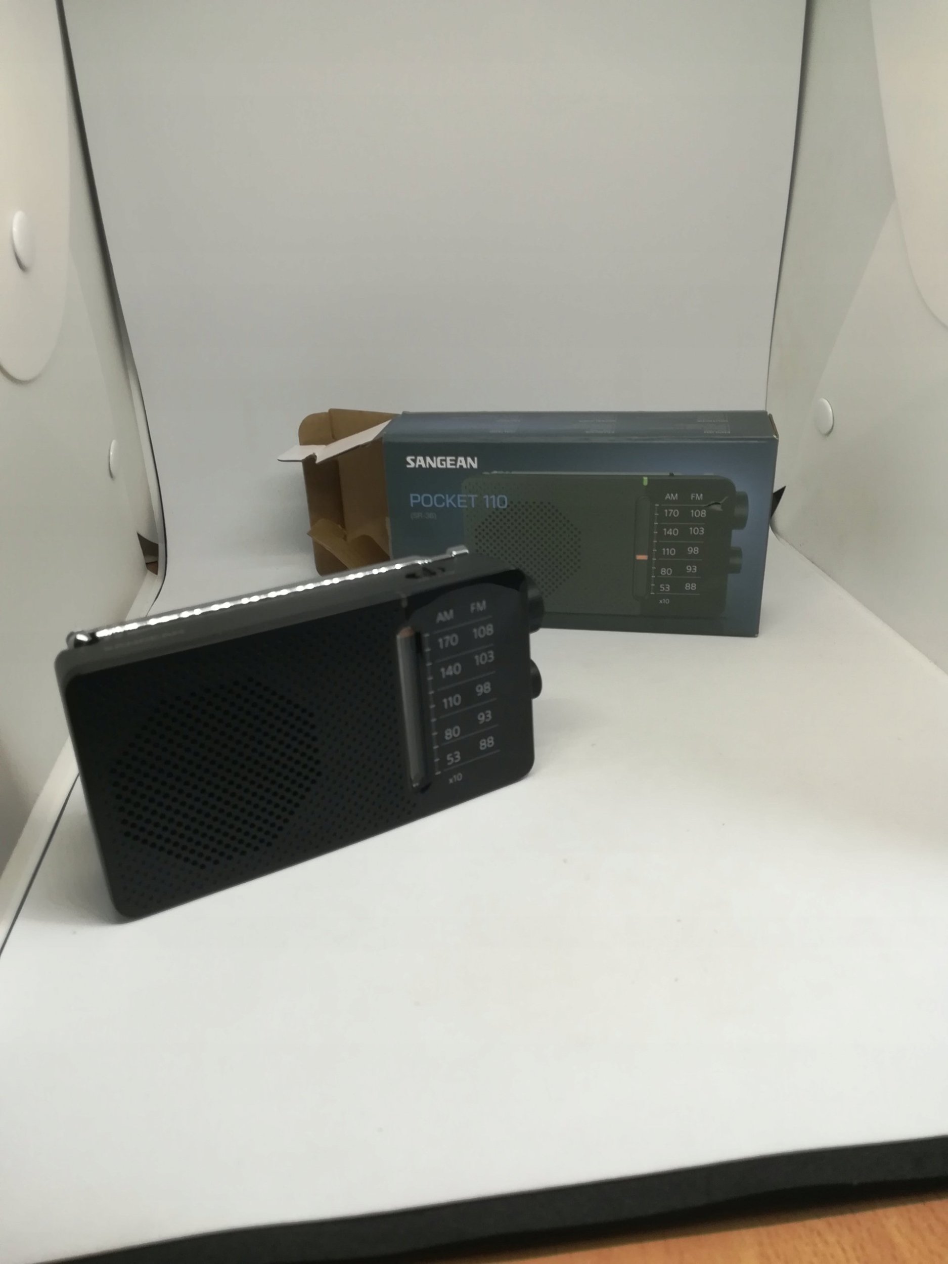 Radio xhepi Sangean SR-36 B, AM/FM, portabël, e zezë