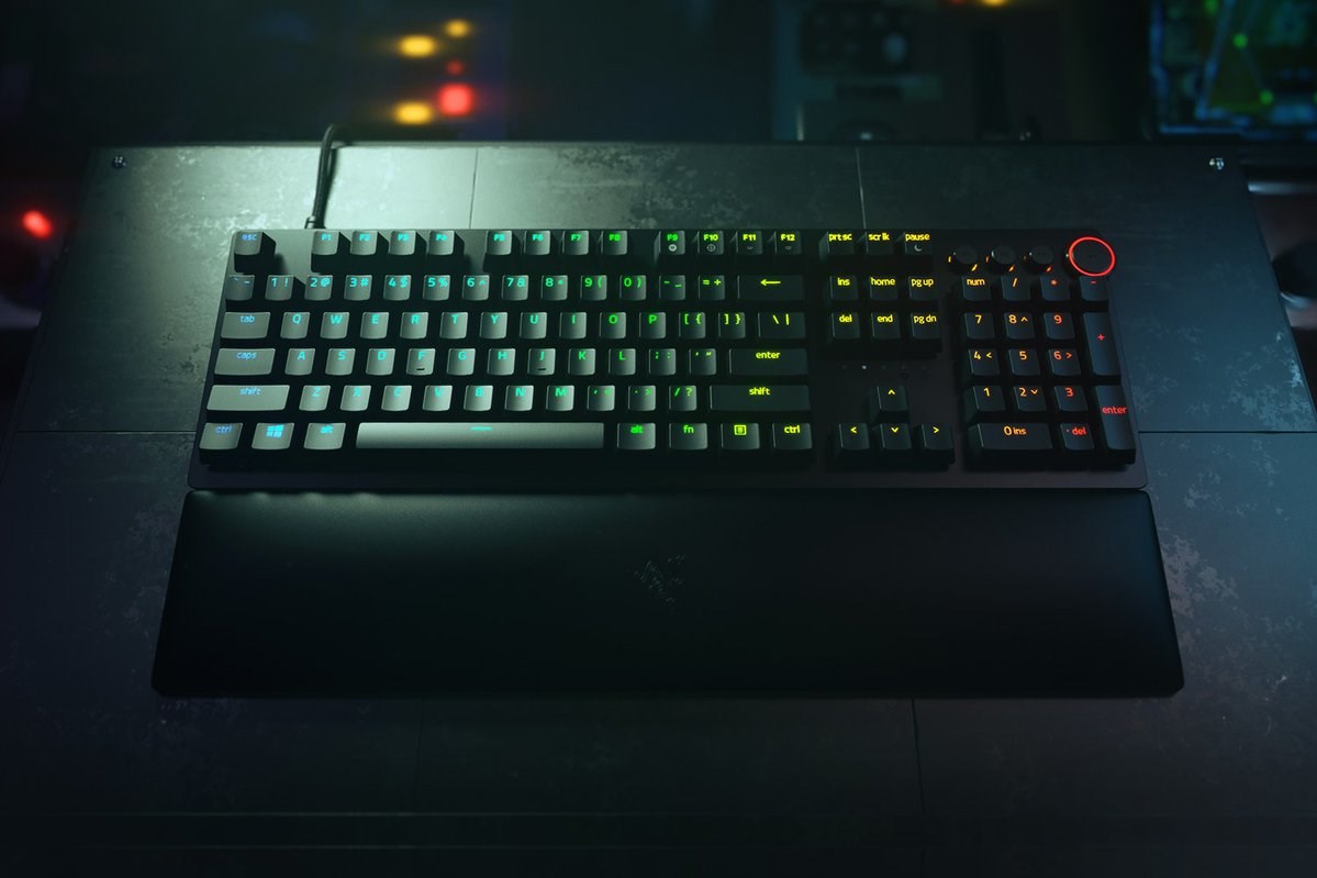 Tastierë lojërash Razer Huntsman V2, Linear Red Optical, e zezë