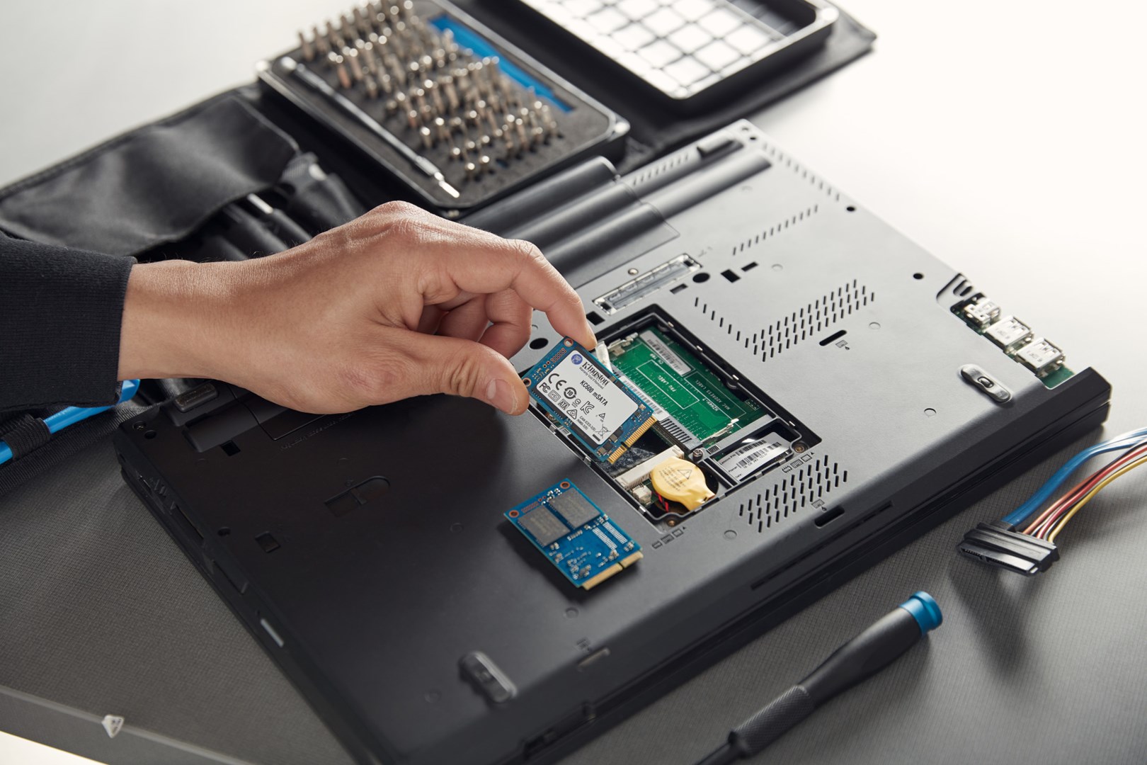 Disk SSD Kingston KC600, mSATA, 256GB, SATA III