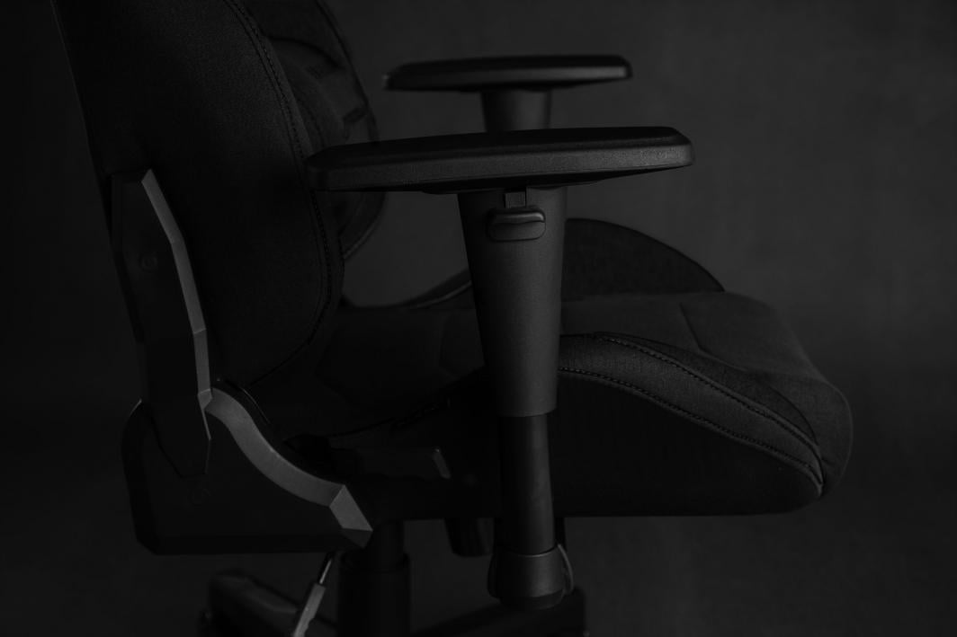 Karrige SENSE7 Vanguard, me pëlhurë, e zezë