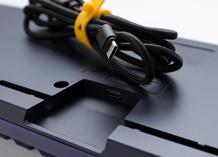 Tastierë Ducky One 3, Gaming, USB, Cherry MX Red, e kaltër