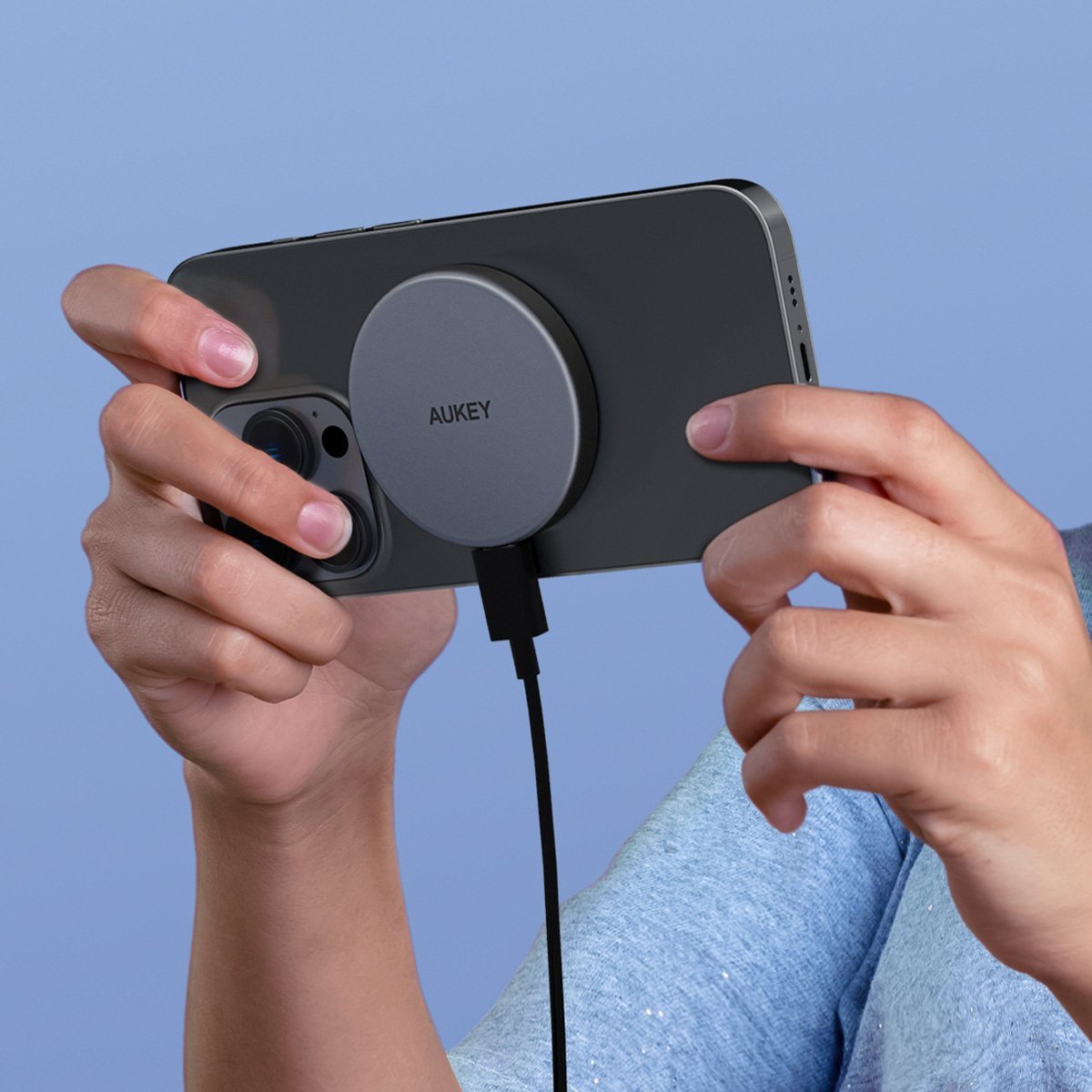 Безжичен полнач Aukey LC-MC10 MagLink Aura, 15W, USB-C, црн